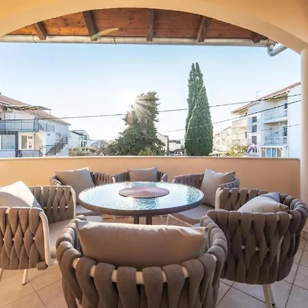 Busic Apartment *